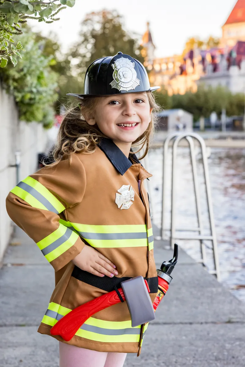 Great Pretenders Firefighter Set, Includes 5 Accessories, Tan, Size 5-6