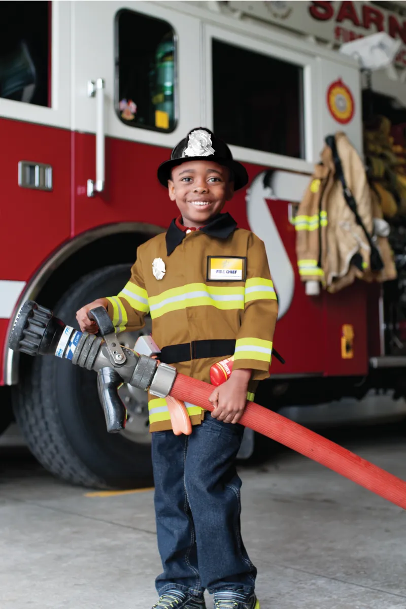 Great Pretenders Firefighter Set, Includes 5 Accessories, Tan, Size 5-6