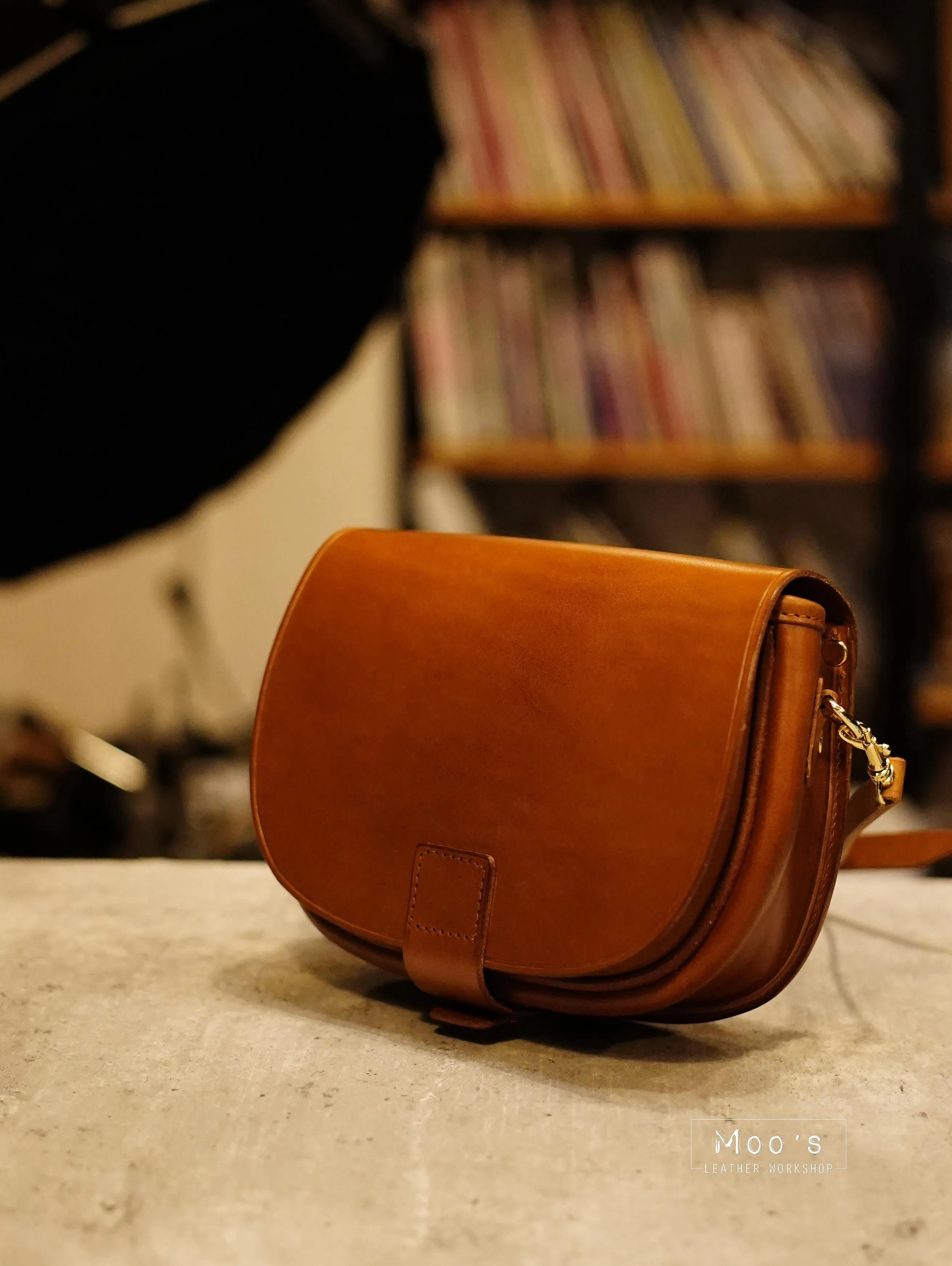 MINI horseshoe bag   RAW (複製)