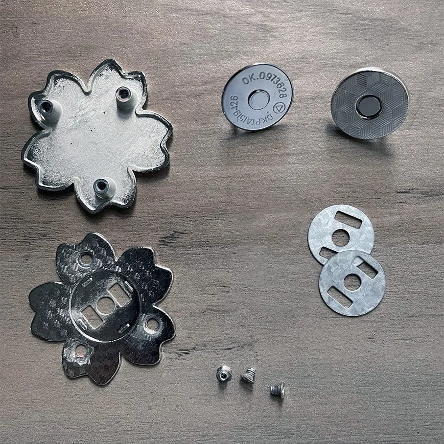 Sparkling Sakura Magnetic Snap